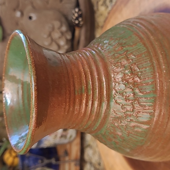 Stoneware Vase - Picture 2 of 6